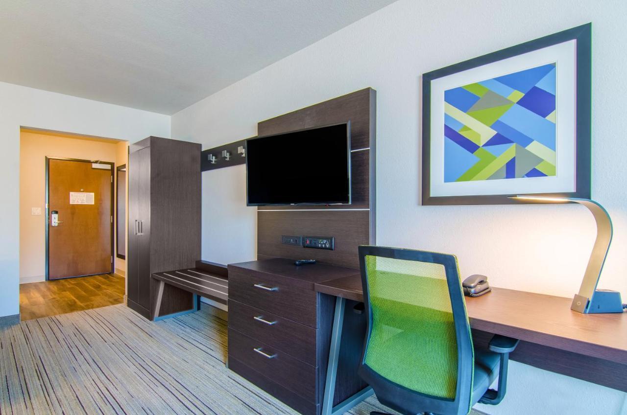 Holiday Inn Express & Suites - Atchison By Ihg Εξωτερικό φωτογραφία