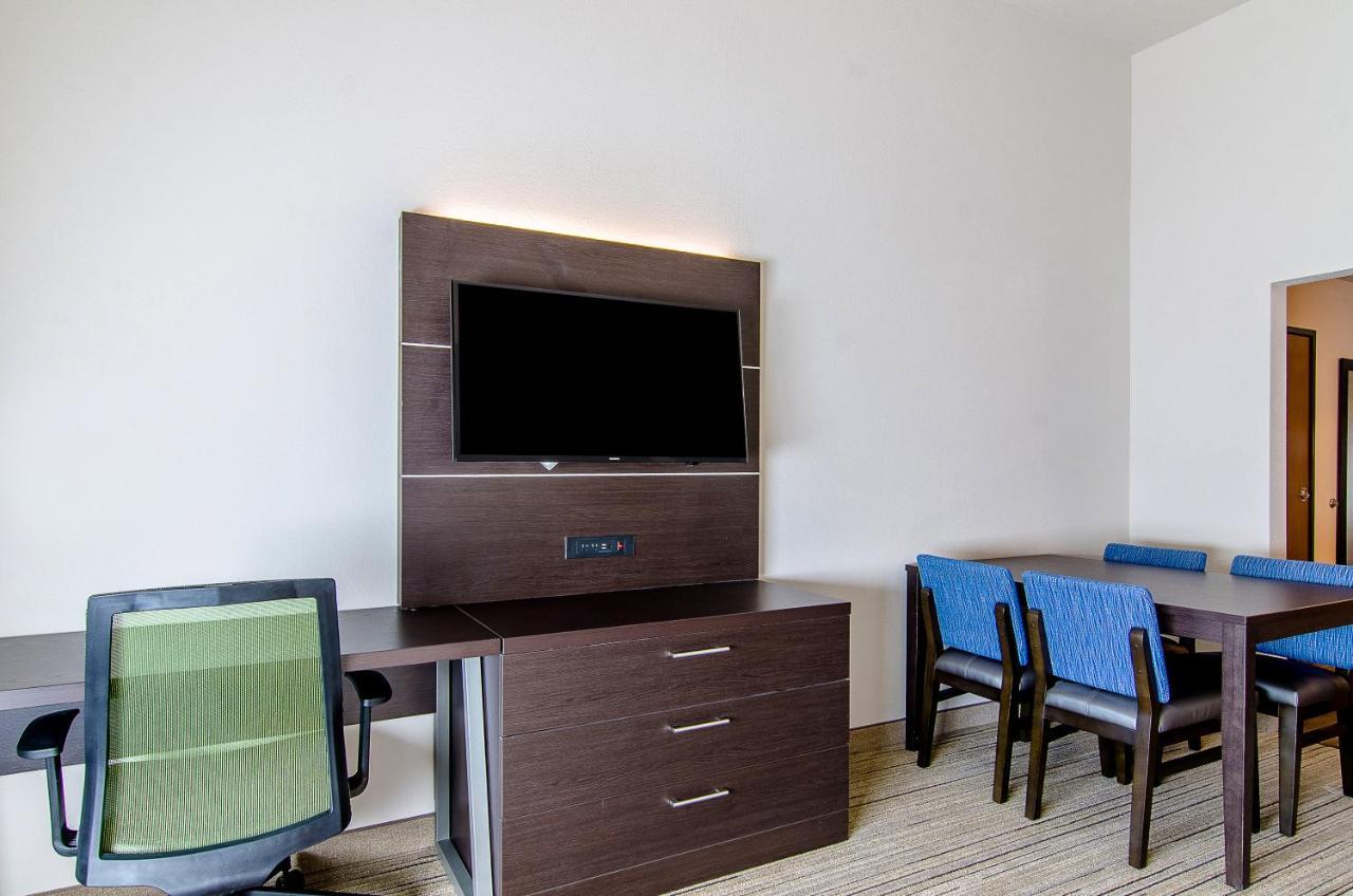 Holiday Inn Express & Suites - Atchison By Ihg Εξωτερικό φωτογραφία