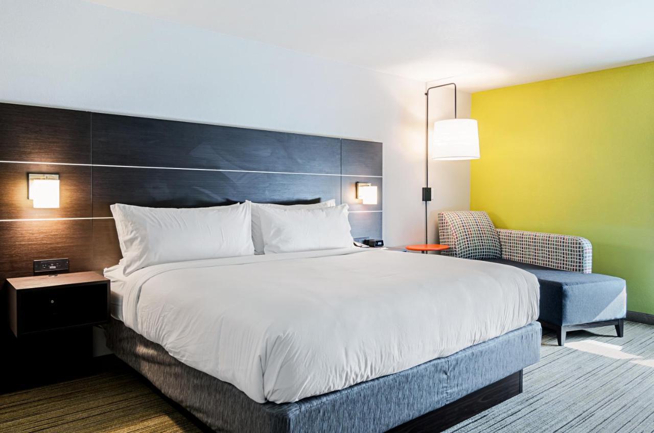 Holiday Inn Express & Suites - Atchison By Ihg Εξωτερικό φωτογραφία