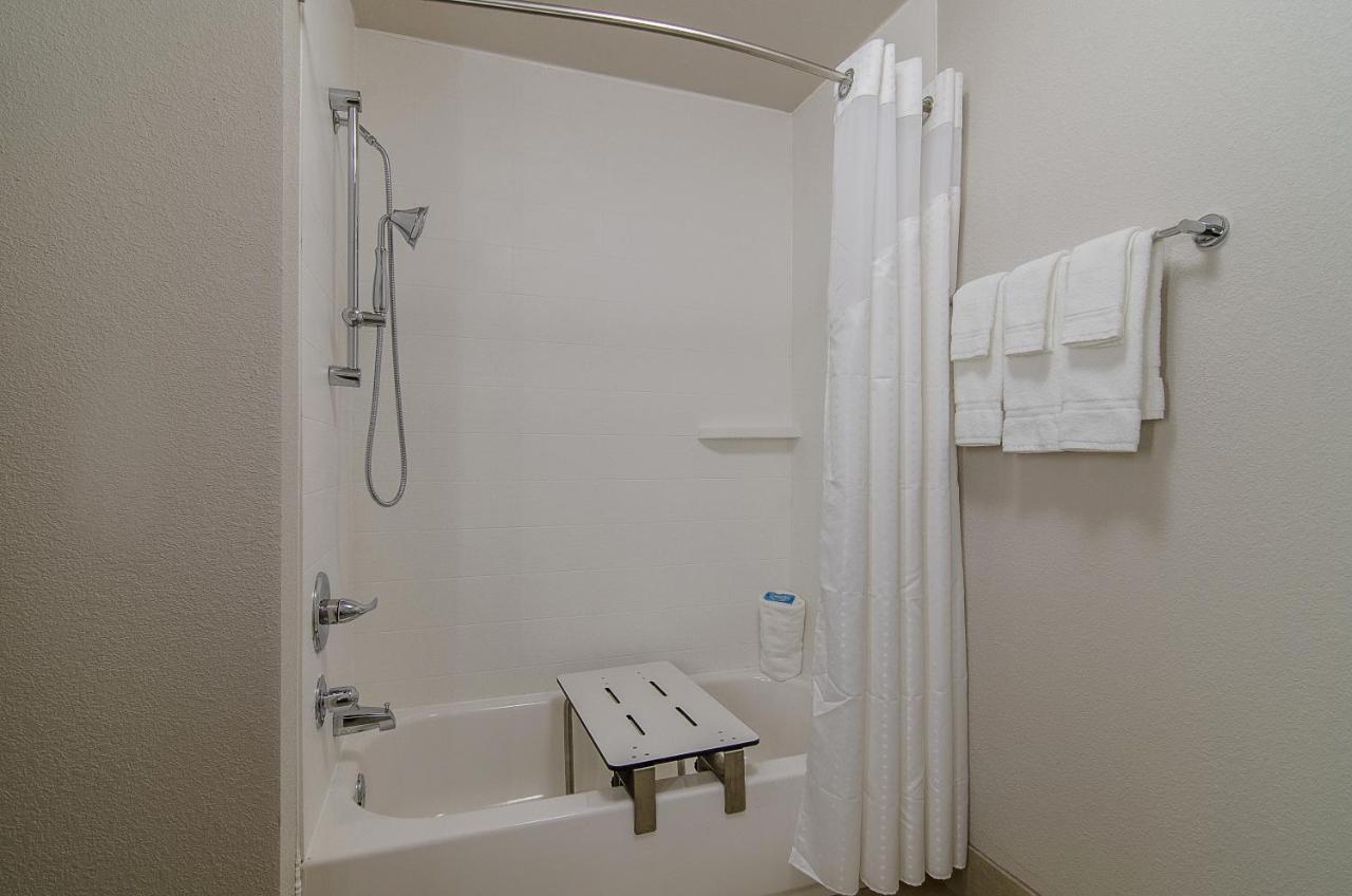 Holiday Inn Express & Suites - Atchison By Ihg Εξωτερικό φωτογραφία