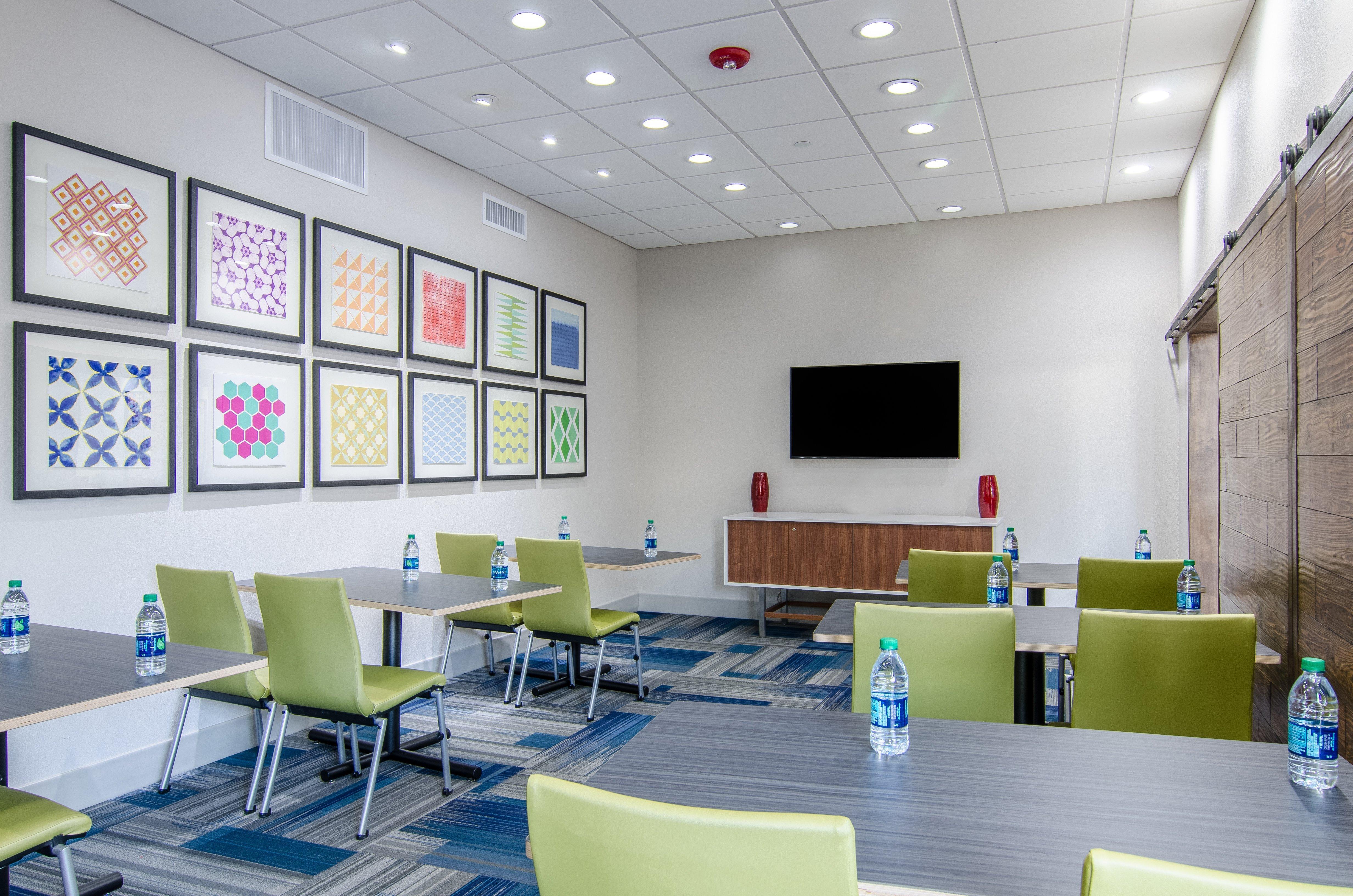 Holiday Inn Express & Suites - Atchison By Ihg Εξωτερικό φωτογραφία