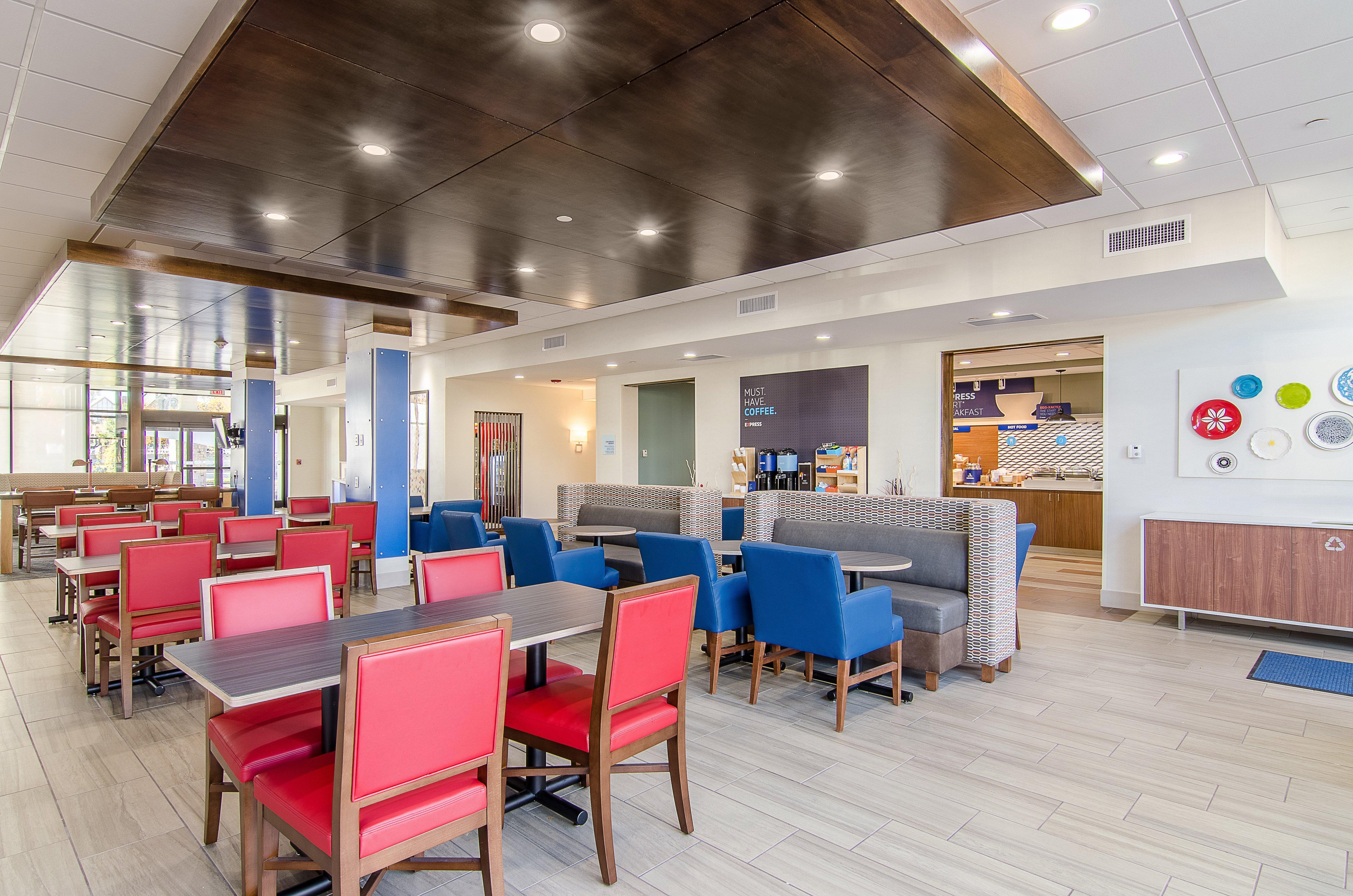 Holiday Inn Express & Suites - Atchison By Ihg Εξωτερικό φωτογραφία